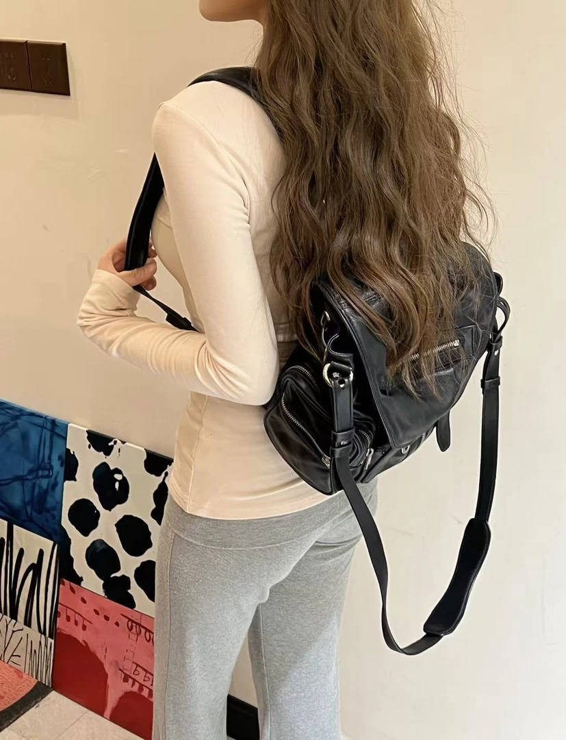 95新 ALEXANDER WANG 黑银机车双肩/单肩包