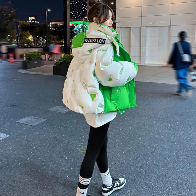 潮牌90白鸭绒高端拼色印花宽松女2025短款冬季保暖白鸭绒羽绒服