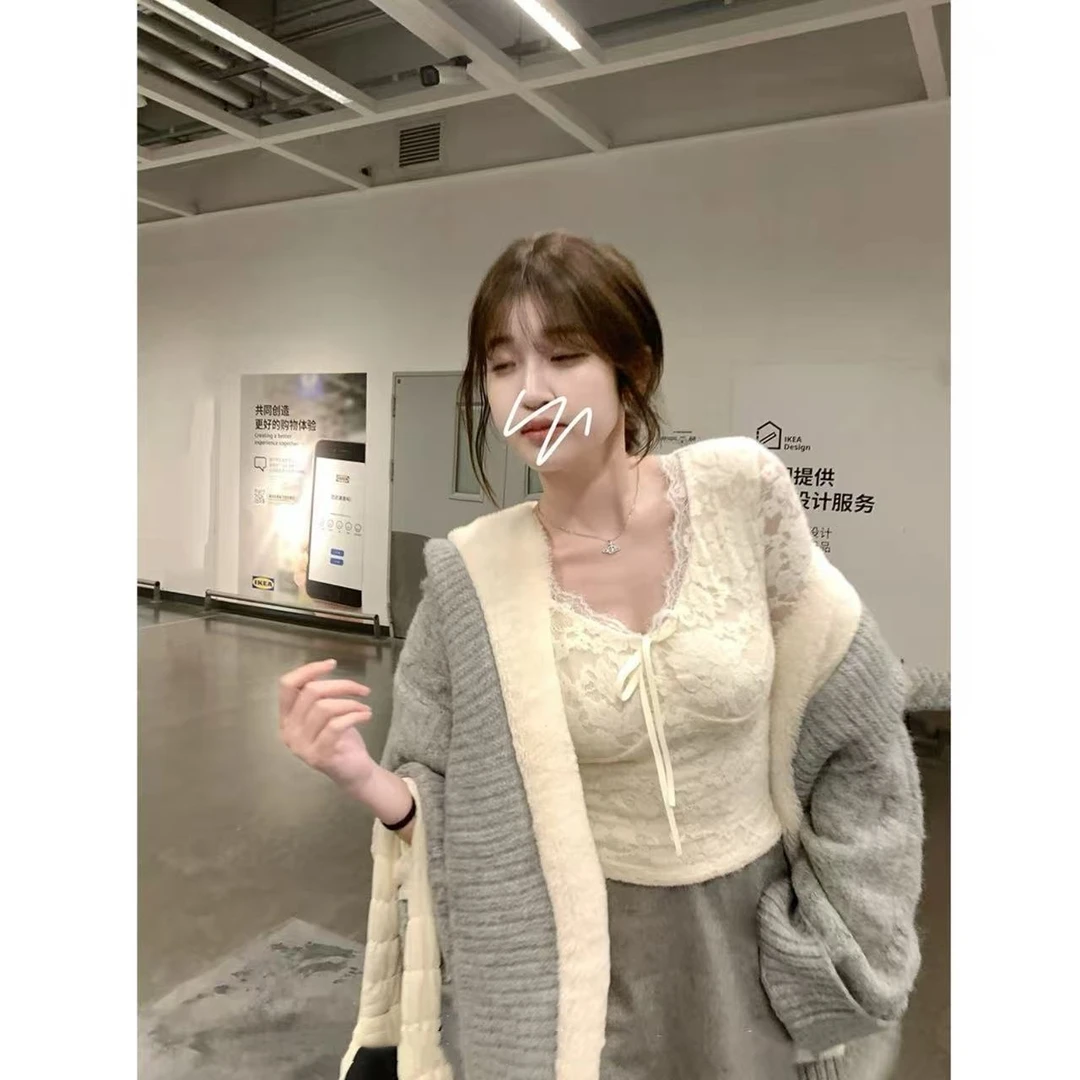 【XZ001】内搭打底衫女秋冬2025高级感蕾丝t恤独特v领长袖上衣女