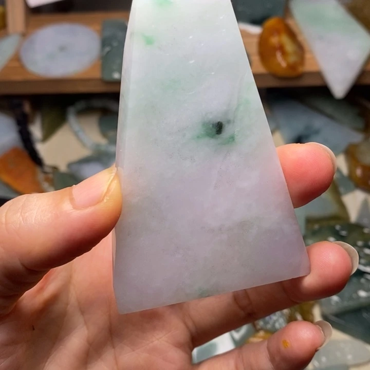 颈饰未镶嵌翡翠天然