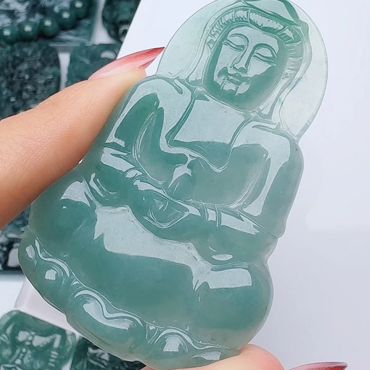 翡翠未镶嵌颈饰多样性发其一
