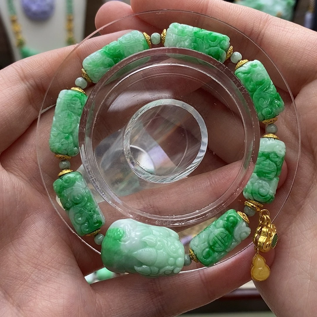 翡翠未镶嵌颈饰手链
