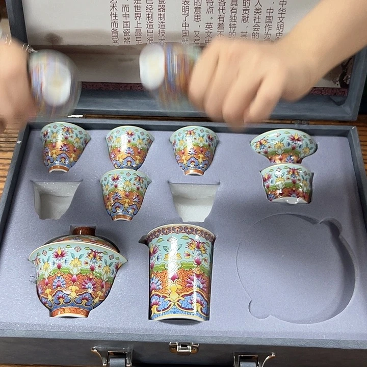 孤品茶具套装等。