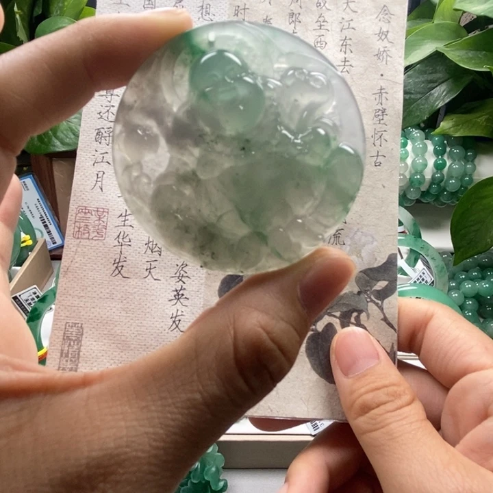 石英质玉未镶嵌颈饰