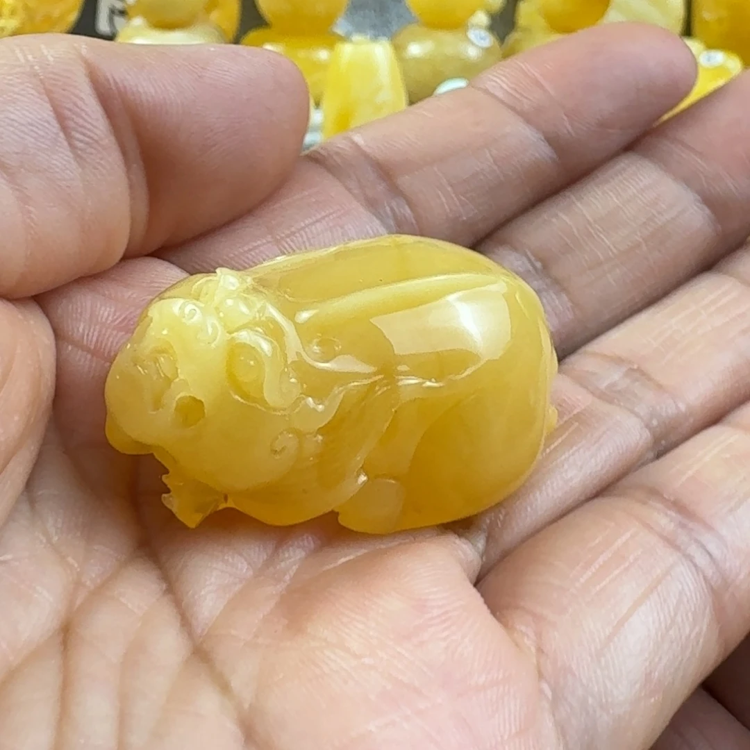 蜜蜡未镶嵌裸石32