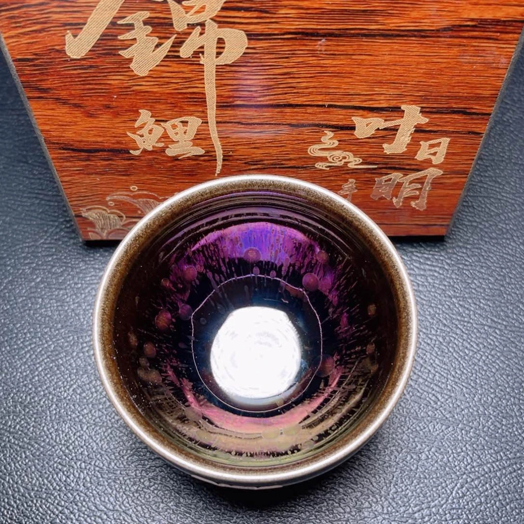 茶盏滴滴答答的声音响