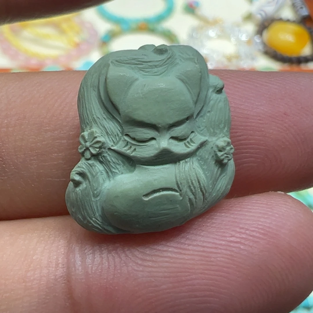 绿松石未镶嵌颈饰狐仙