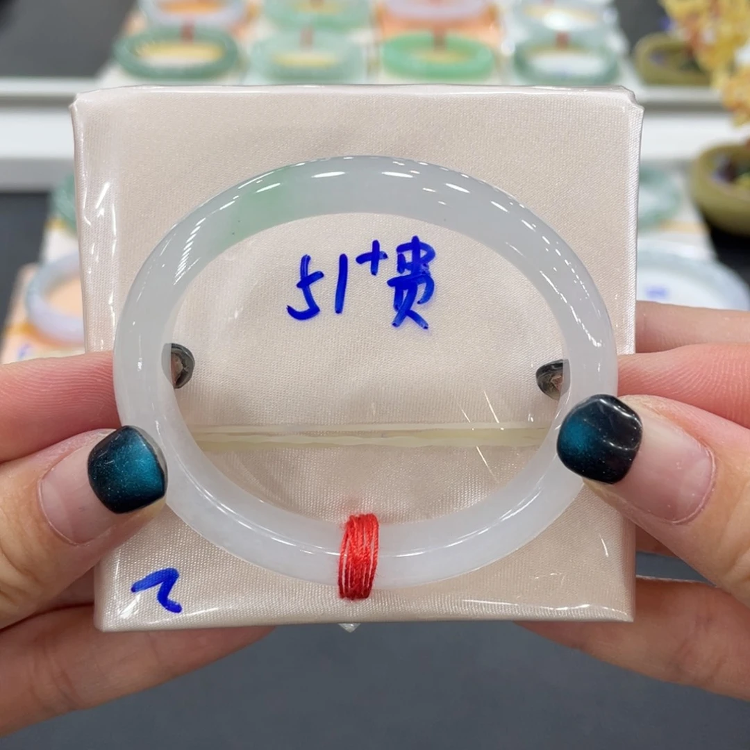 翡翠手镯未镶嵌缅甸天然翡翠