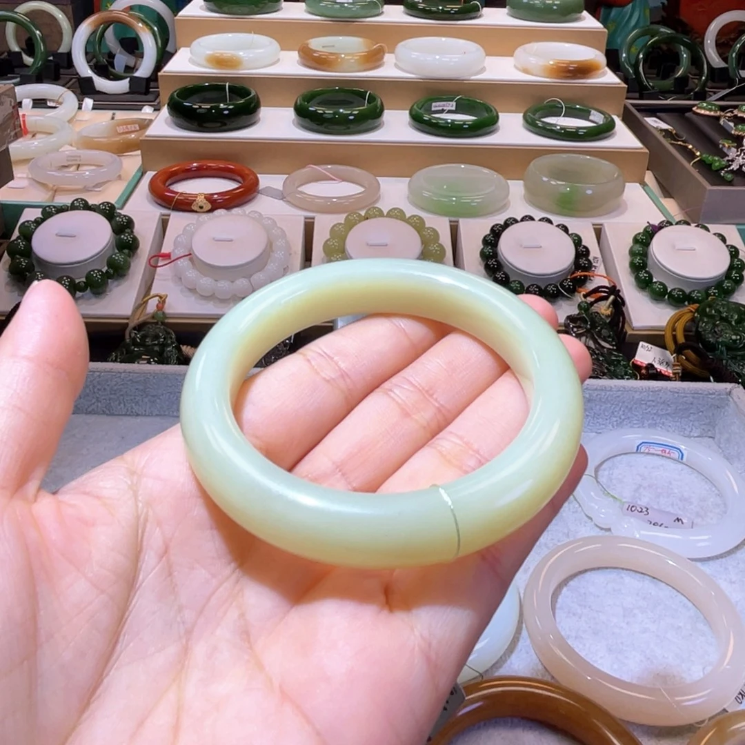 和田玉未镶嵌颈饰高品奶油黄手镯54/55