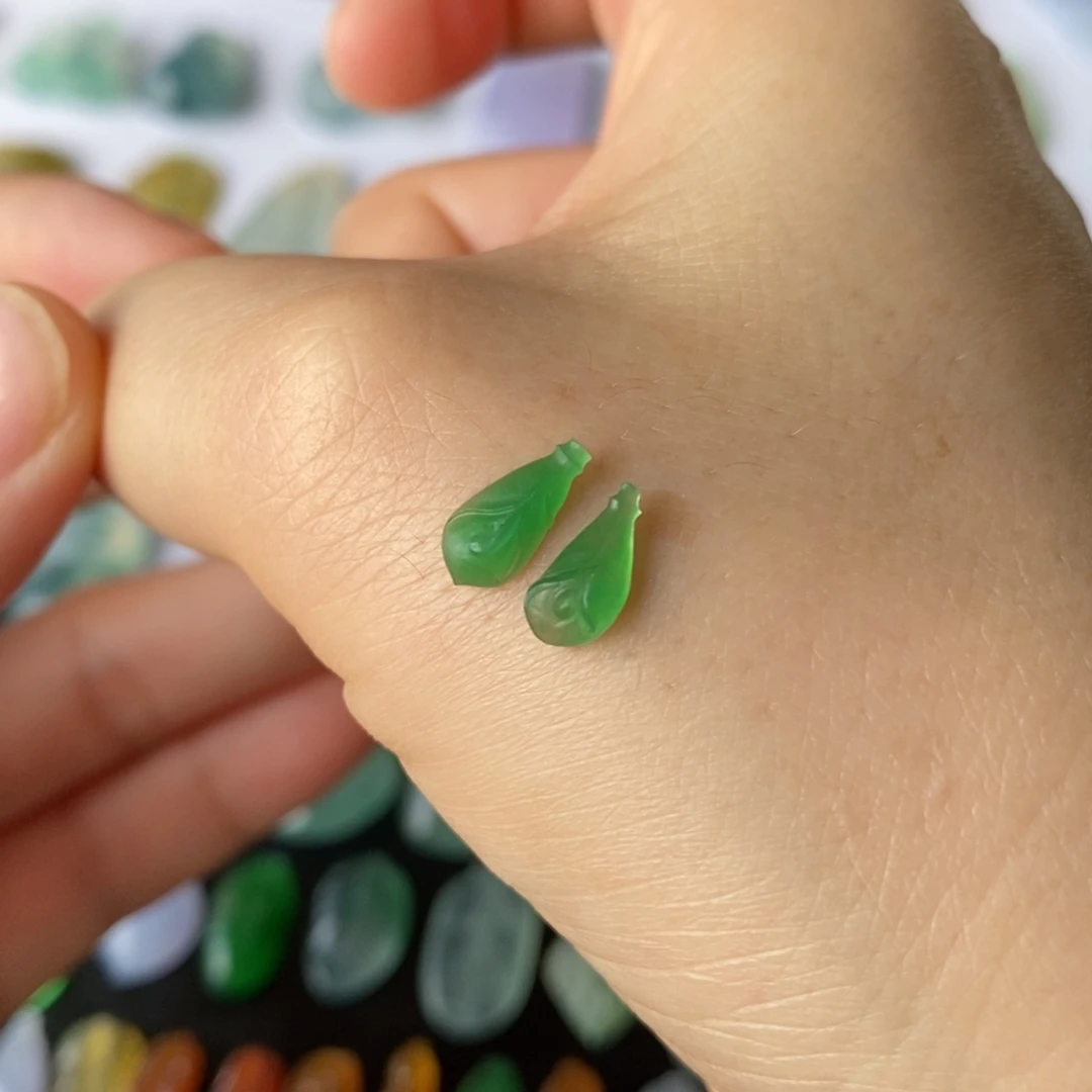 定制翡翠未镶嵌玉兰花