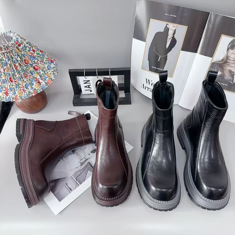 9933-1新款圆头后拉链双色底舒适百搭软底时尚马丁靴