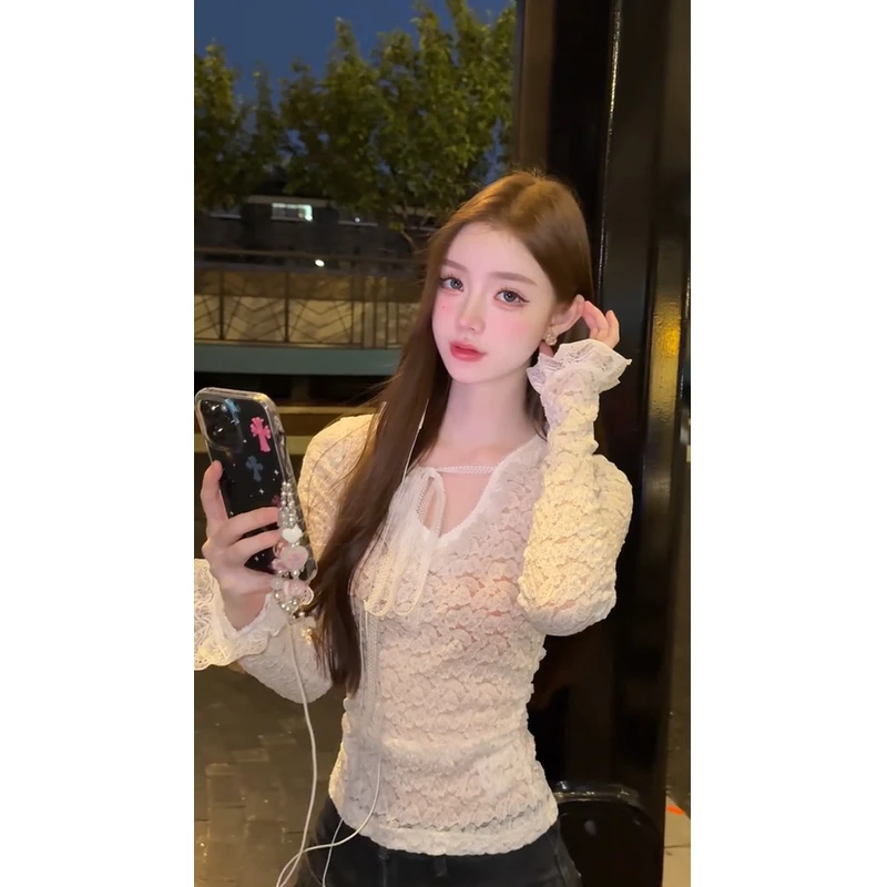 【甜欲因子】2025早秋法式V领蕾丝拼接长袖上衣配微喇裤子两件套女