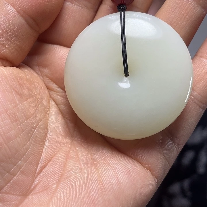 和田玉未镶嵌把件