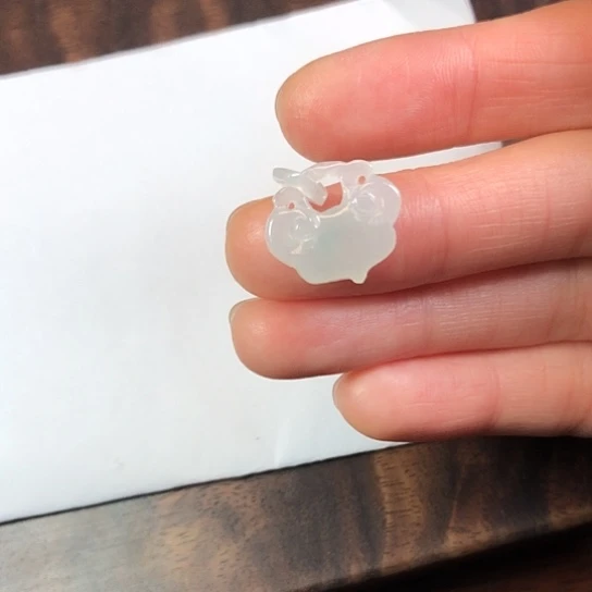 翡翠未镶嵌颈饰缅甸A货，每天下午1点半开播