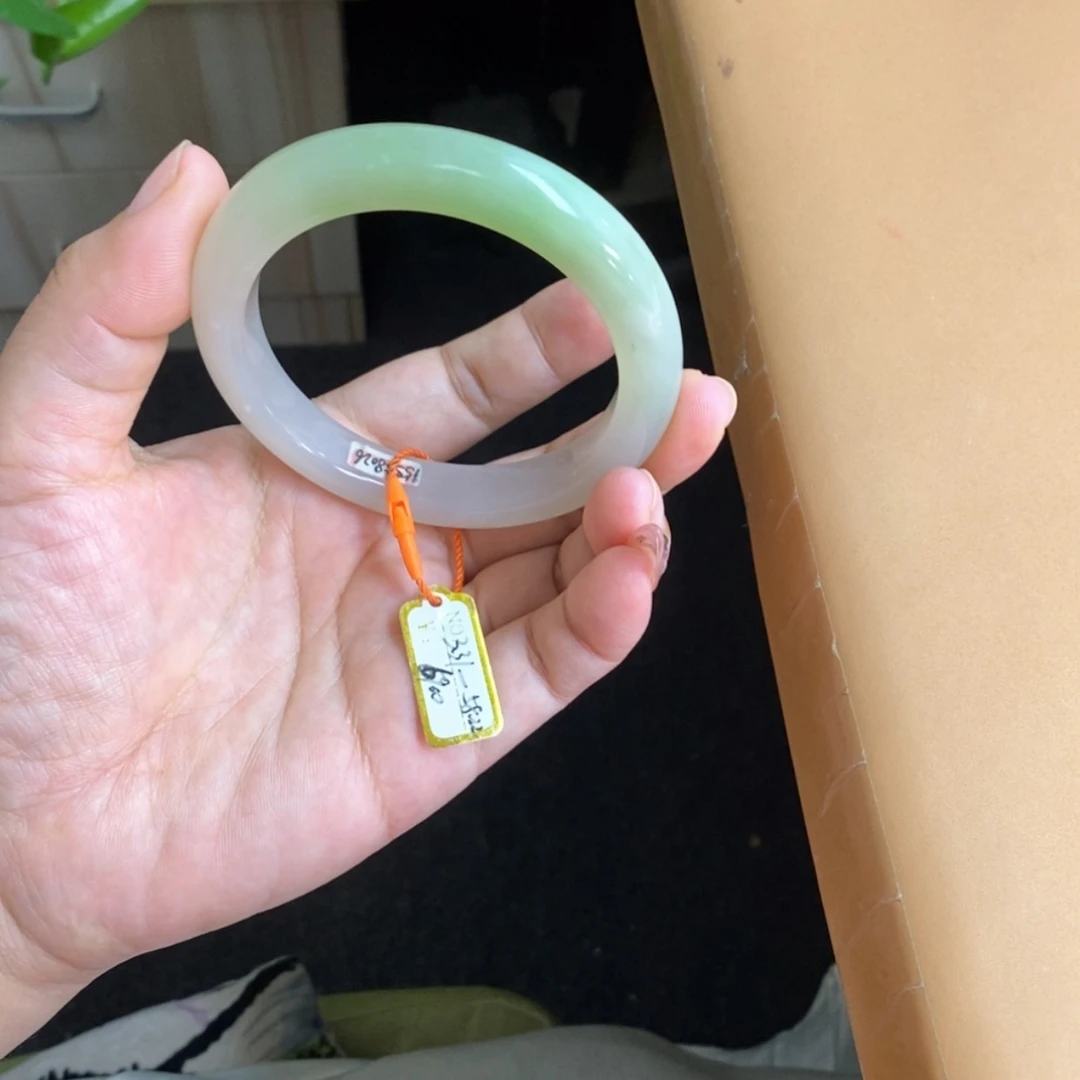 【闪购商品】未镶嵌手镯和田玉紫翠 半山水手镯