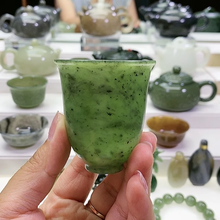 未镶嵌和田玉挂件杯子