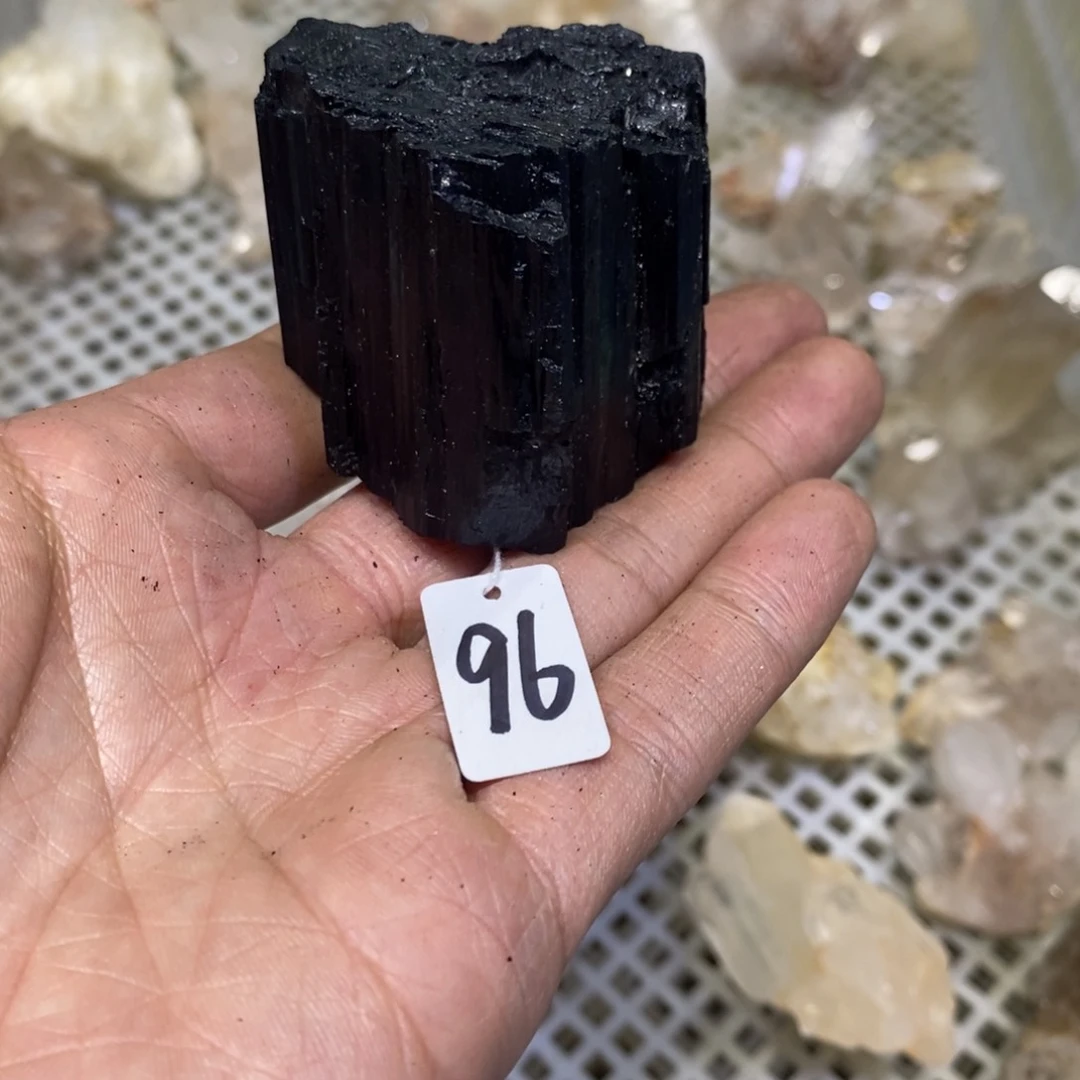 水晶水晶原石摆件未镶嵌啵***?
