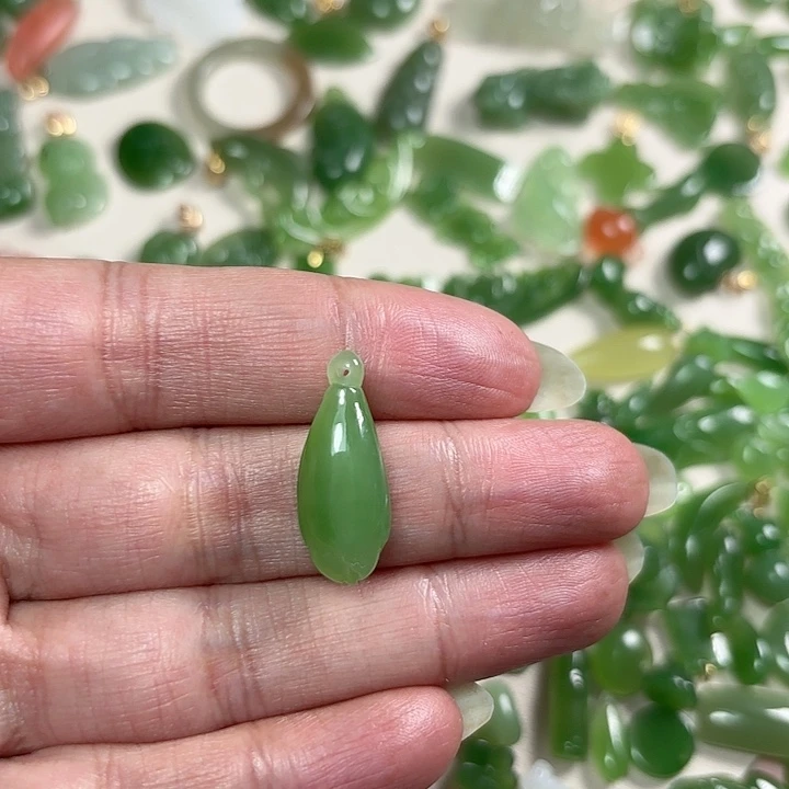 和田玉（碧玉）未镶嵌颈饰