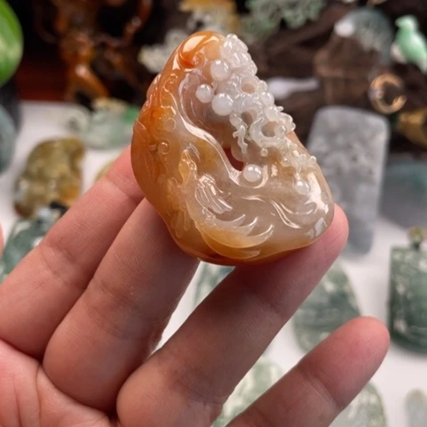 颈饰未镶嵌翡翠玉