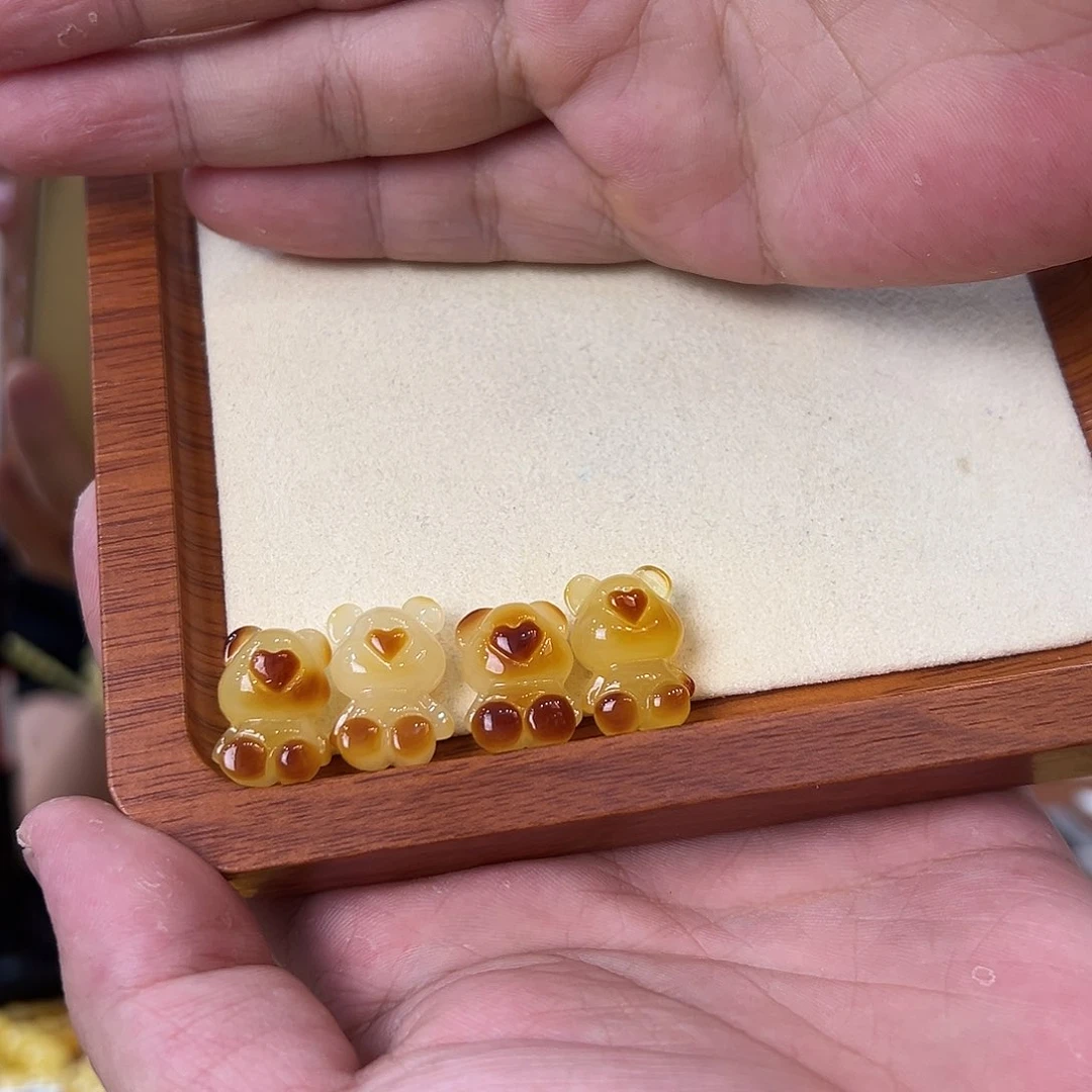 琥珀珠宝奇石未镶嵌多样性发其一