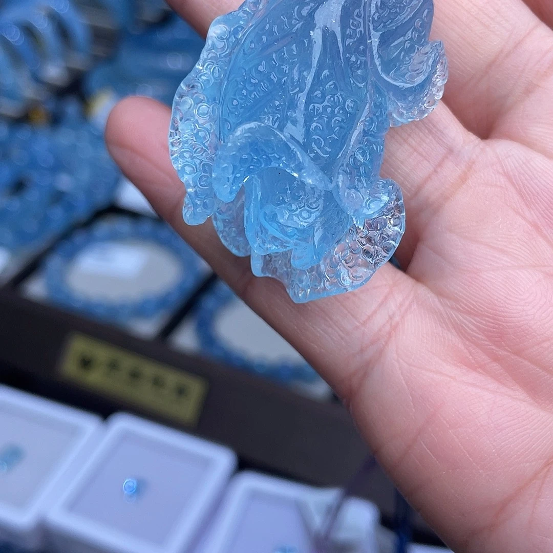 八****非金属海蓝白菜吊坠