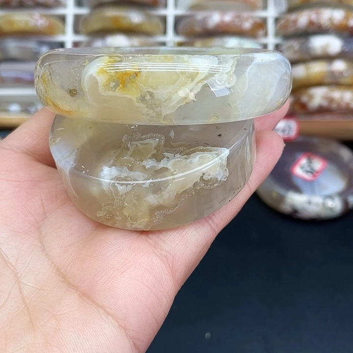 玛瑙/玉髓未镶嵌手镯61.62