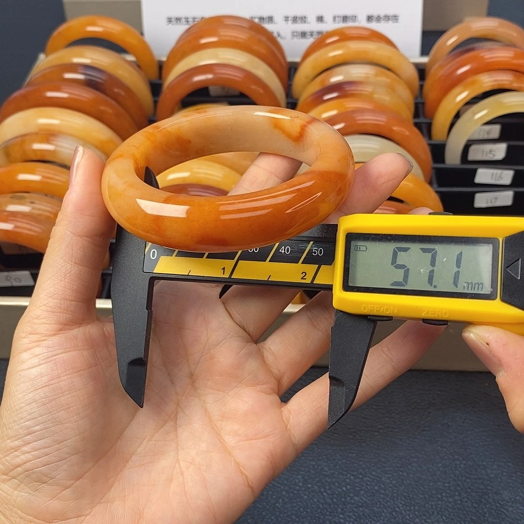 未镶嵌石英质玉（黄龙玉）手镯116号茄子山金沙老油红如血黄龙