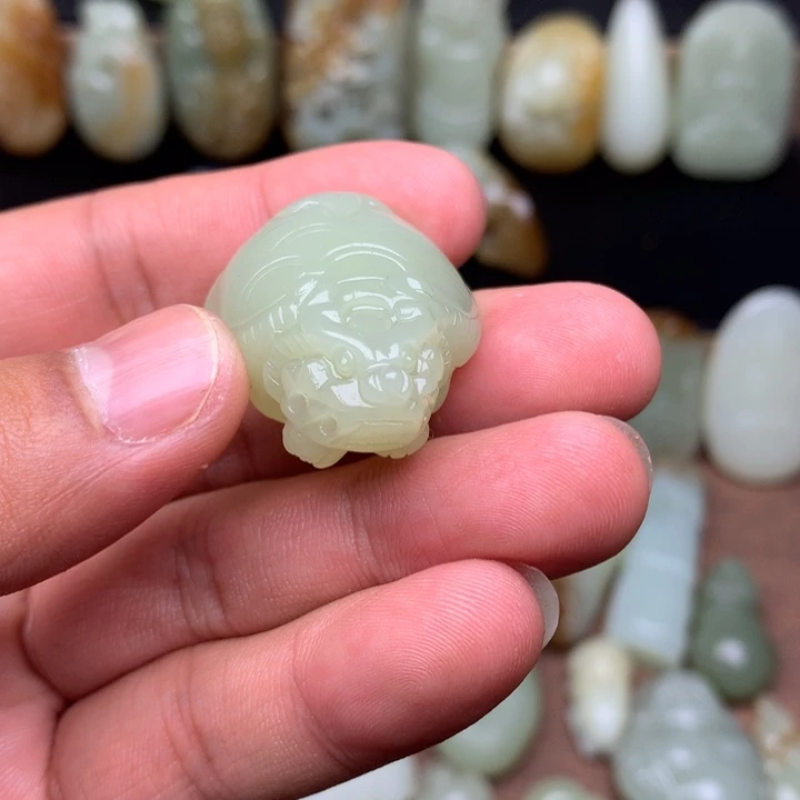 和田玉（糖玉）未镶嵌颈饰