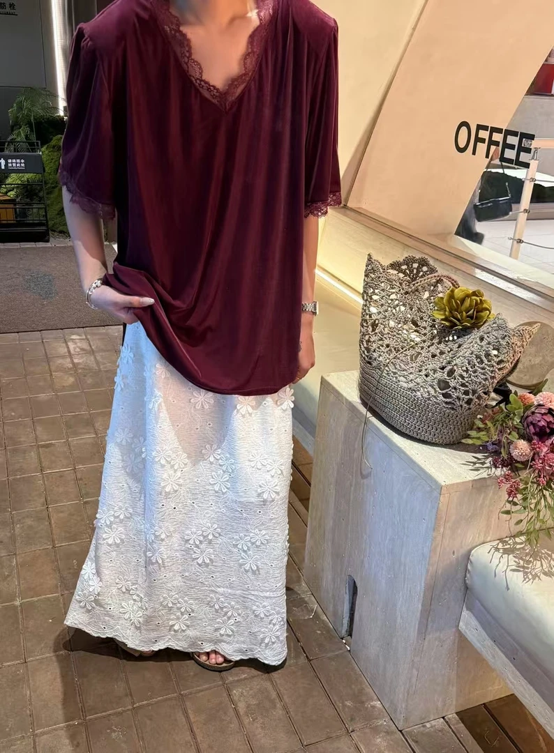 拼接蕾丝V领丝绒花边时尚百搭气质轻奢T恤