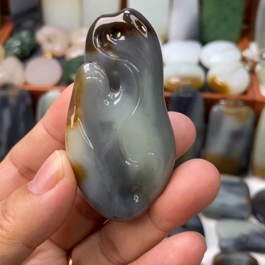 和田玉未镶嵌颈饰