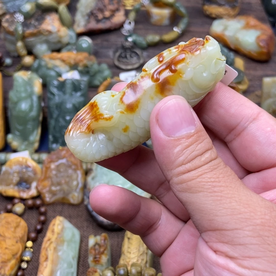一***鱼未镶嵌岫岩河磨玉（透闪石质玉）珠宝奇石