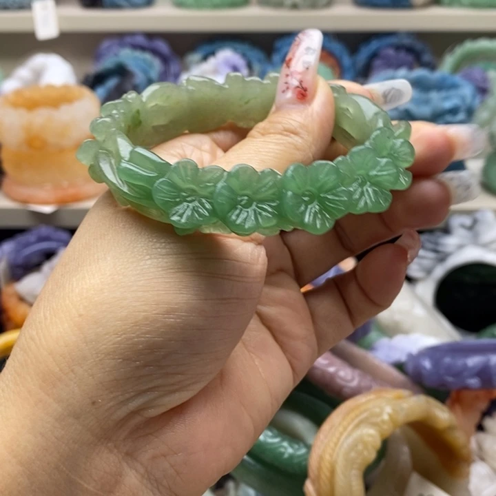未镶嵌手镯石英岩玉