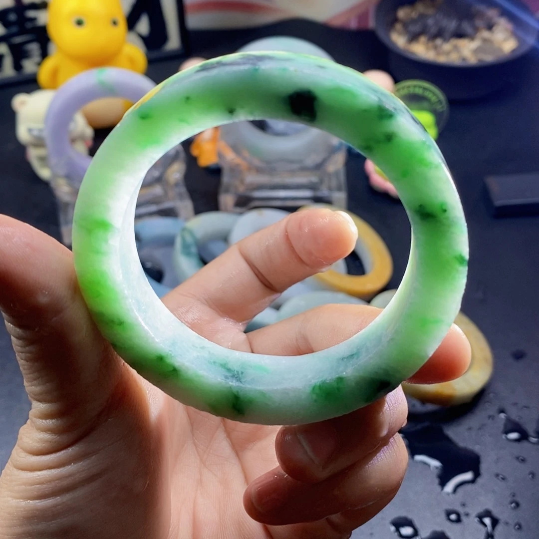未镶嵌翡翠手镯定制翡翠