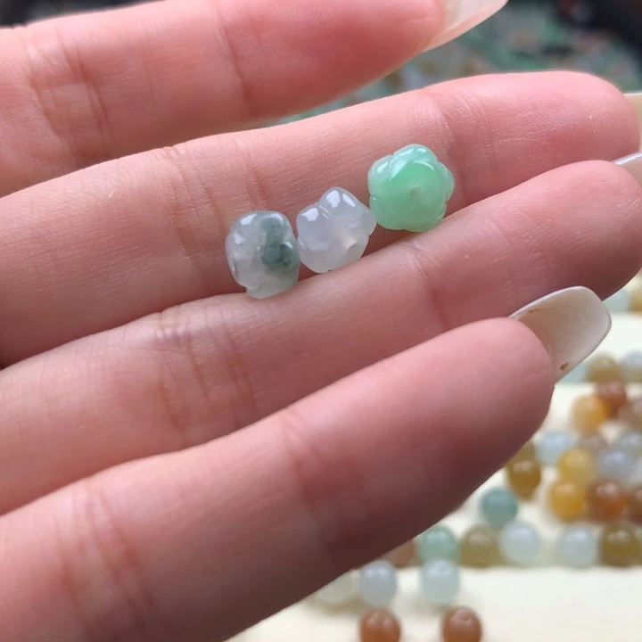 翡翠散珠小*腰莲花珠3个