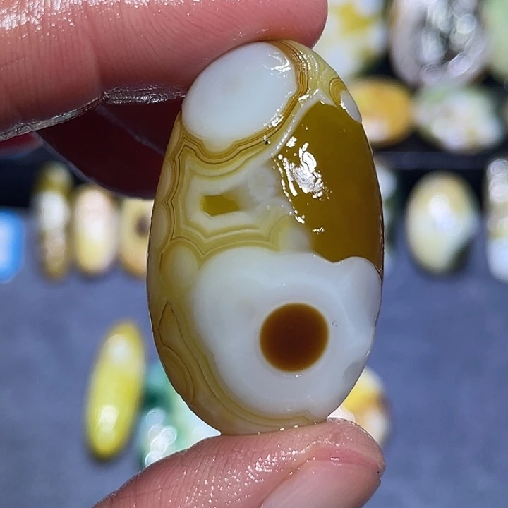 玛瑙/玉髓未镶嵌珠宝奇石