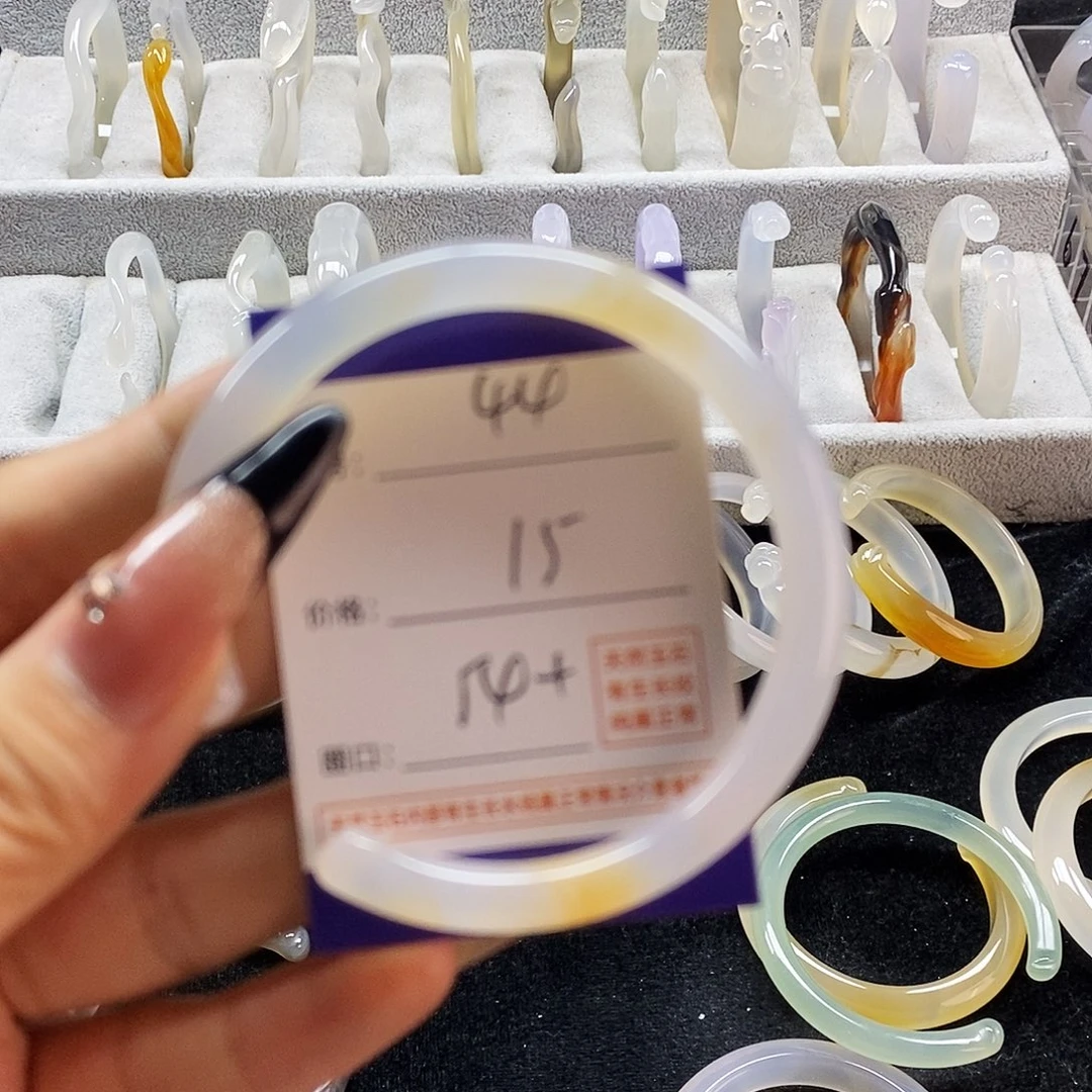 玛瑙/玉髓手镯未镶嵌44