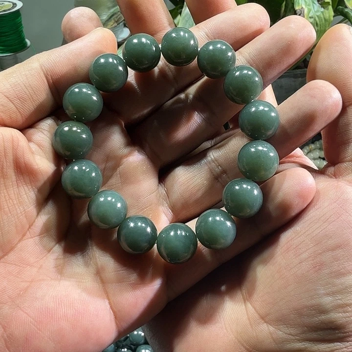 飞***飞未镶嵌手链和田玉（糖玉）