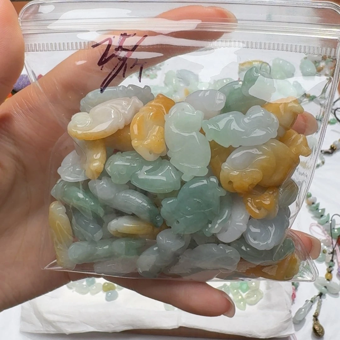 未镶嵌挂件翡翠福利1个，不包邮，拍一单邮费发货
