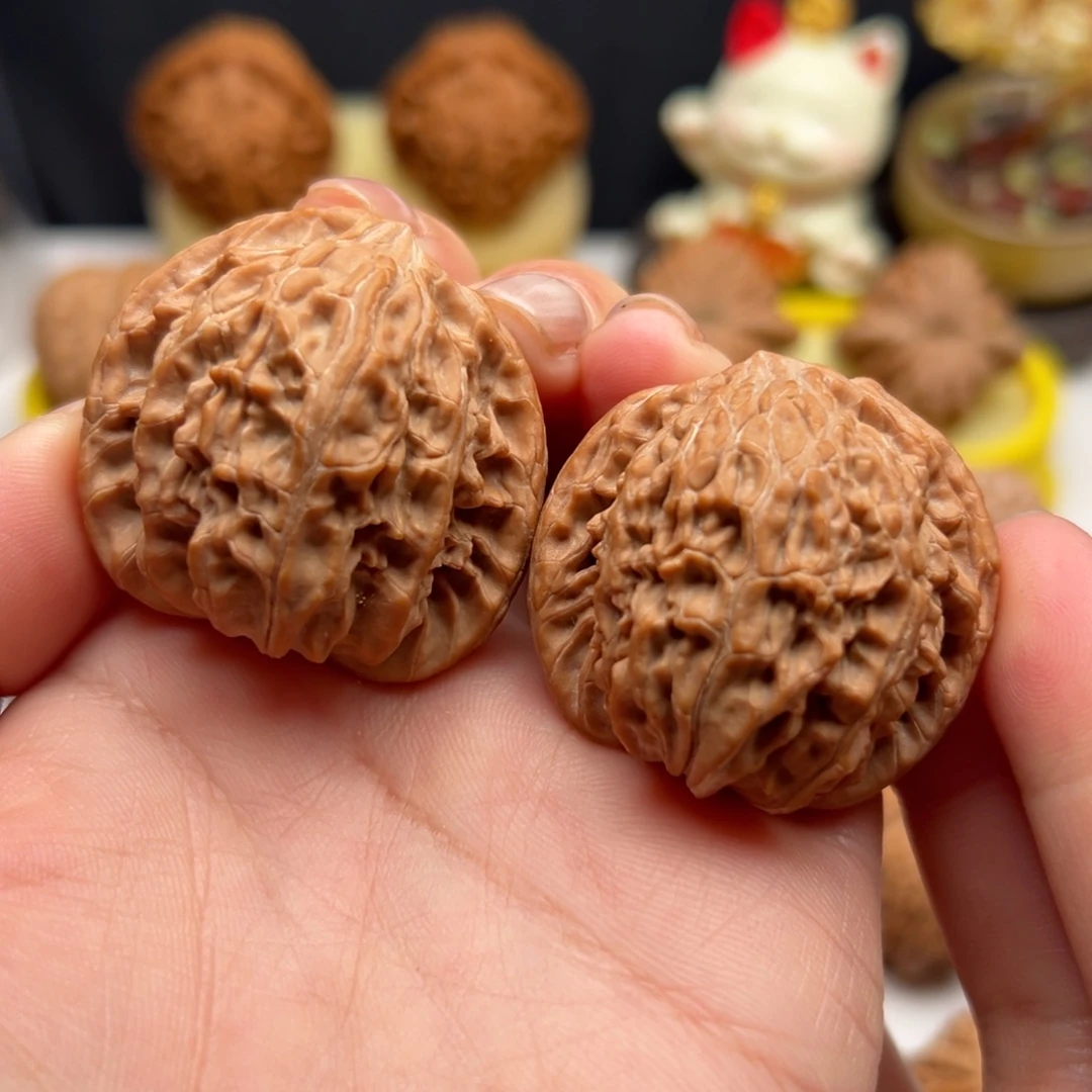 文玩核桃把件38.5全品原桩红皮磨盘