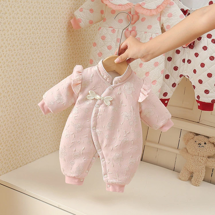 婴儿冬装爬服女冬季加厚新中式保暖哈衣女宝中国风外出薄棉衣服