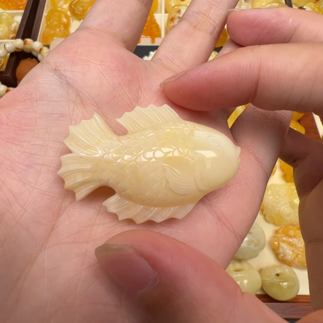 裸石蜜蜡未镶嵌蜜蜡
