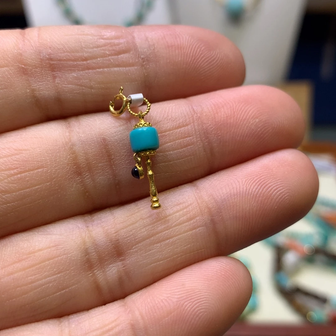 绿松石18K金镶嵌挂件