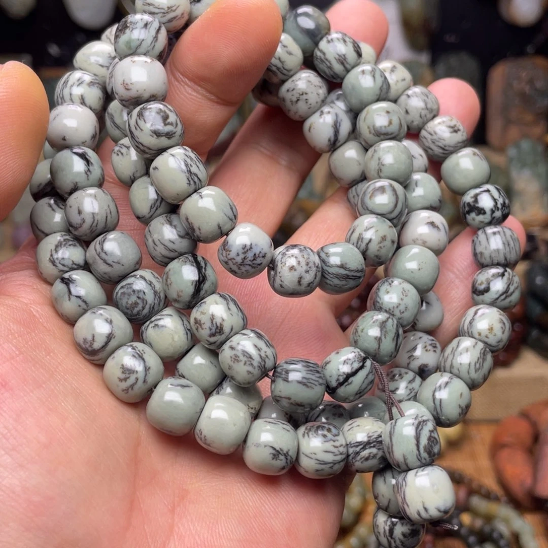 透闪石质玉未镶嵌颈饰10×9