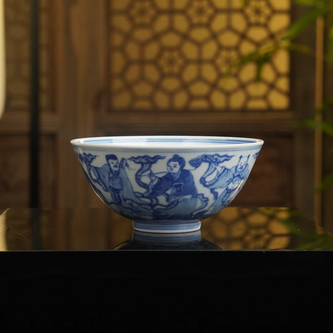 青花八仙图碗（口径11.3cm）