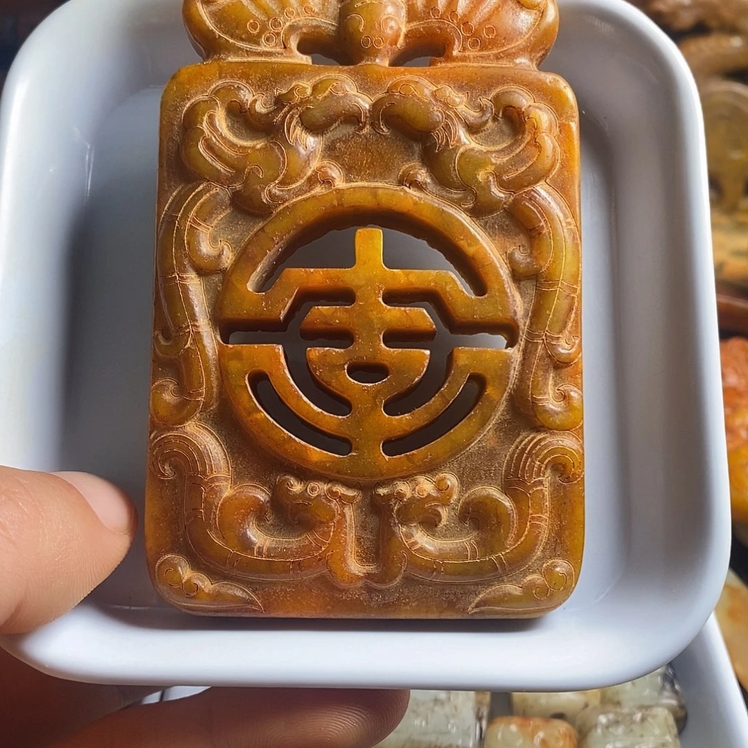 岫玉未镶嵌颈饰11