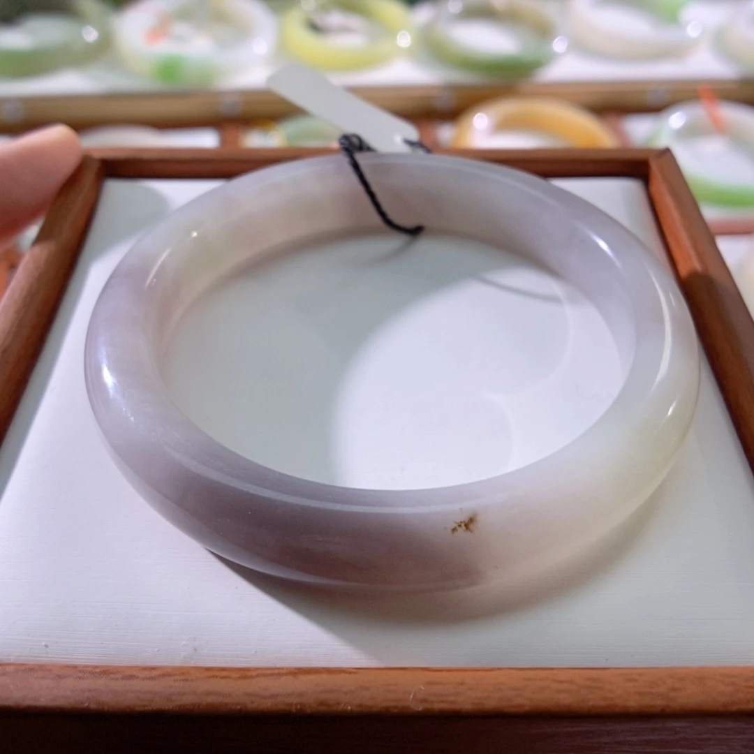 【闪购商品】未镶嵌手镯和田玉