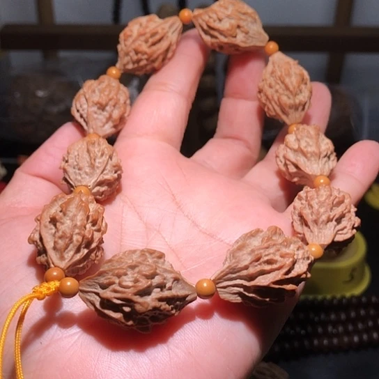 金刚菩提吊坠异型橄榄刺猬橄榄手把件