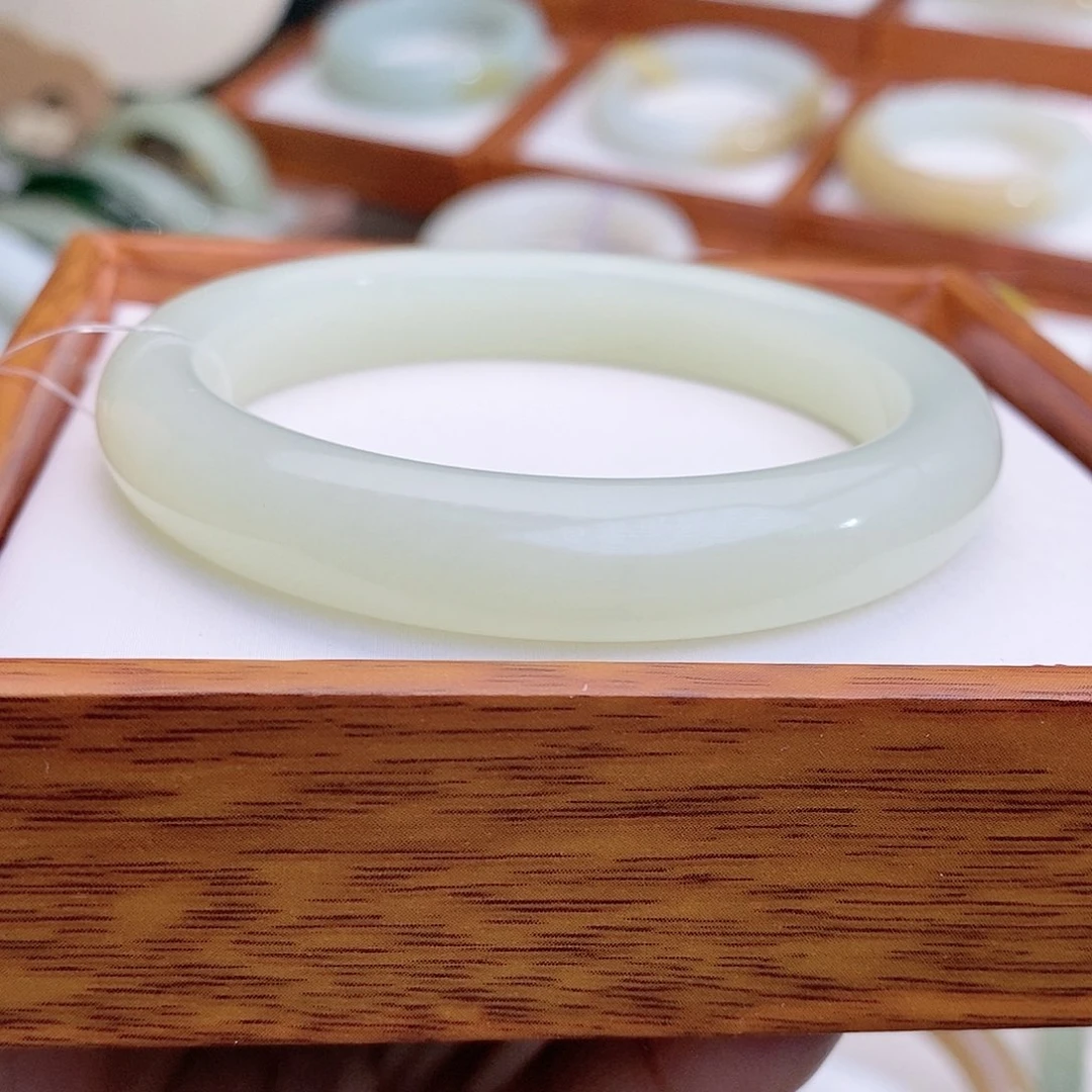 和田玉手镯未镶嵌54.9