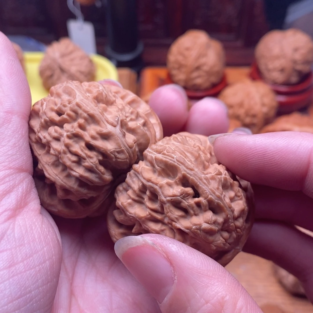 文玩核桃吊坠暖**市白狮子42