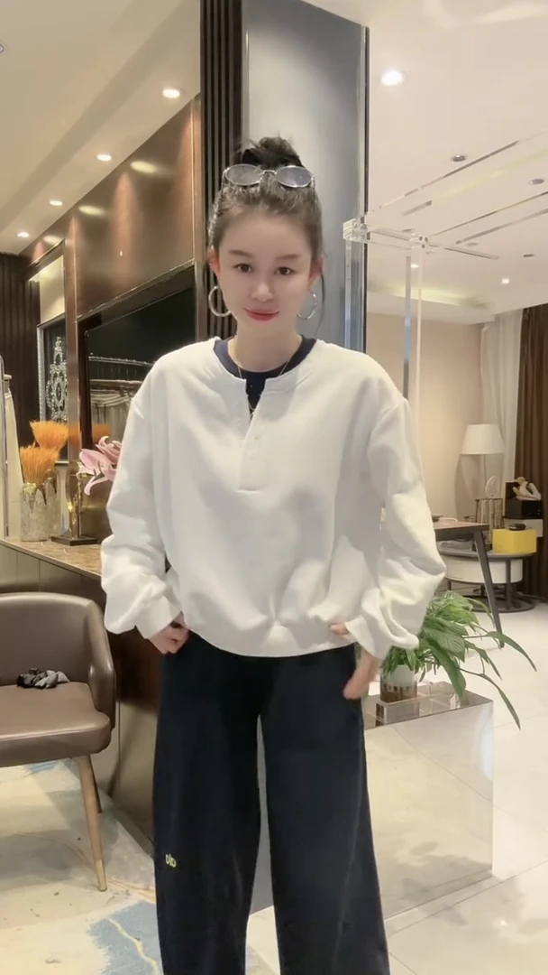 假两件拼接圆领长袖卫衣女秋季2025新款爆款时尚宽松洋气百搭上衣